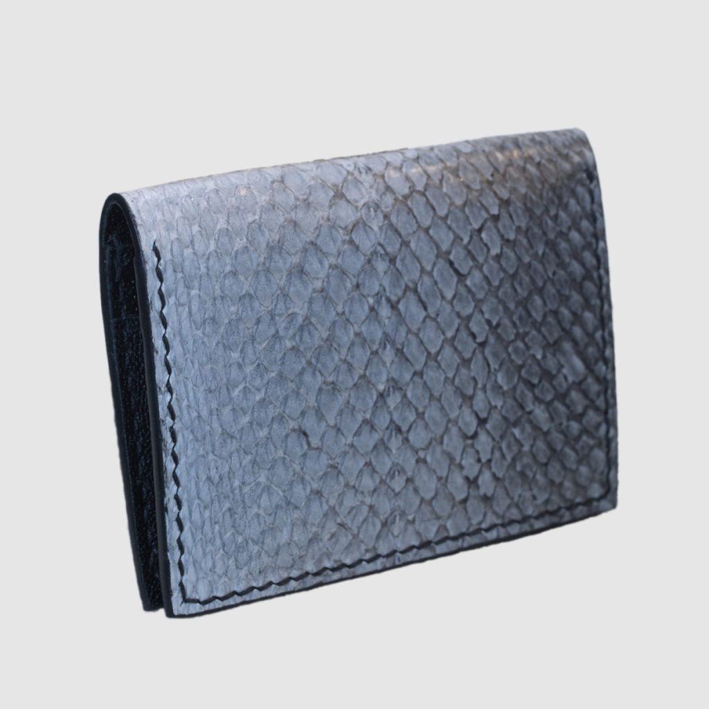Natural salmon bifold fishleather card wallet